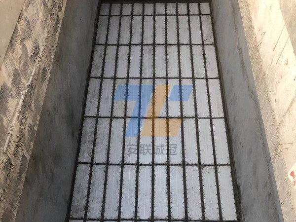 深圳某水廠反硝化深床濾池S型濾磚安裝流程